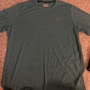 Under Armour T-shirt